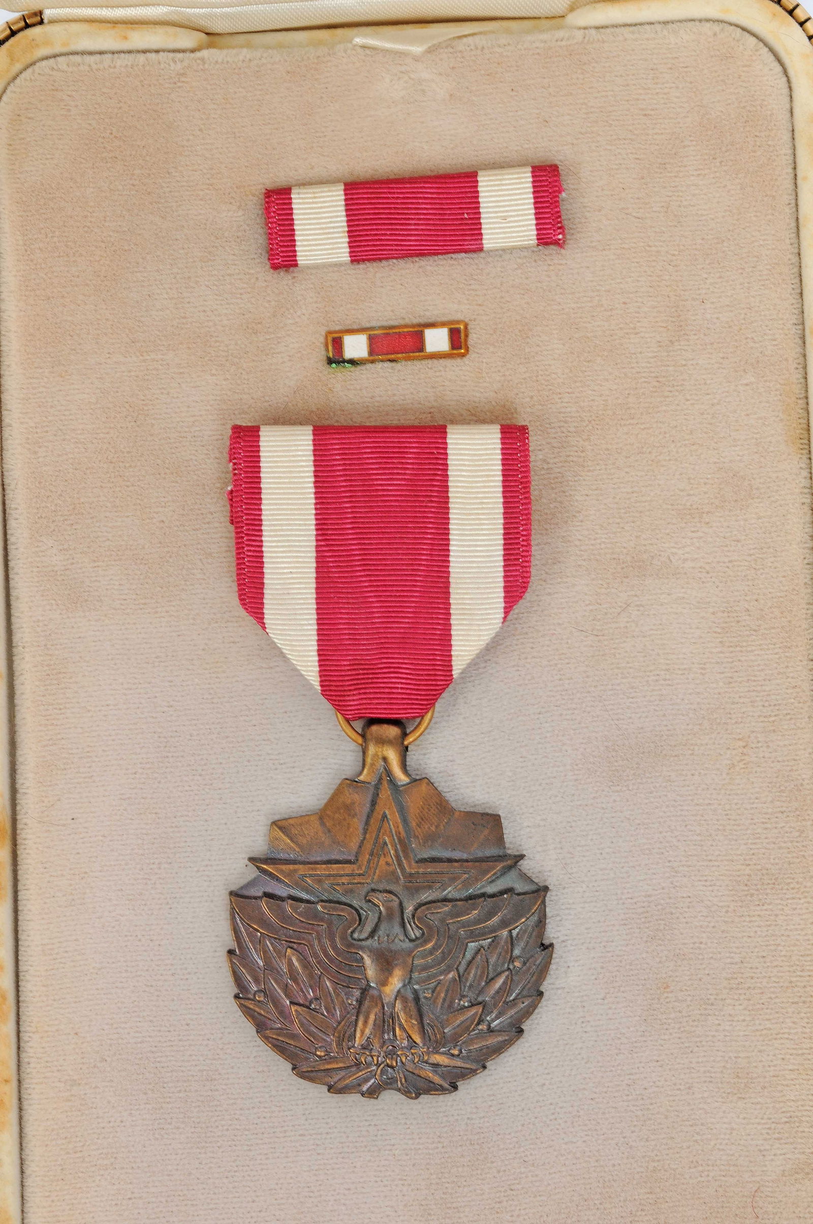 US Military Cased Un-Named Meritorious Service Medal Set (JHB) (1 of 6)