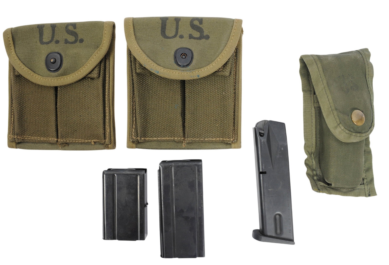 US Military WWII M1 Carbine / M9 Pistol Magazine and Pouch Lot of 6 (BCW): A US Military WWII M1 Carbine / M9 Pistol Magazine and Pouch Lot of 6 in good to very good condition. The lot includes (2) 1943 dated M1 carbine pouches, (1) M9 pouch, (1) M9 15 rd. magazine, (1) M1