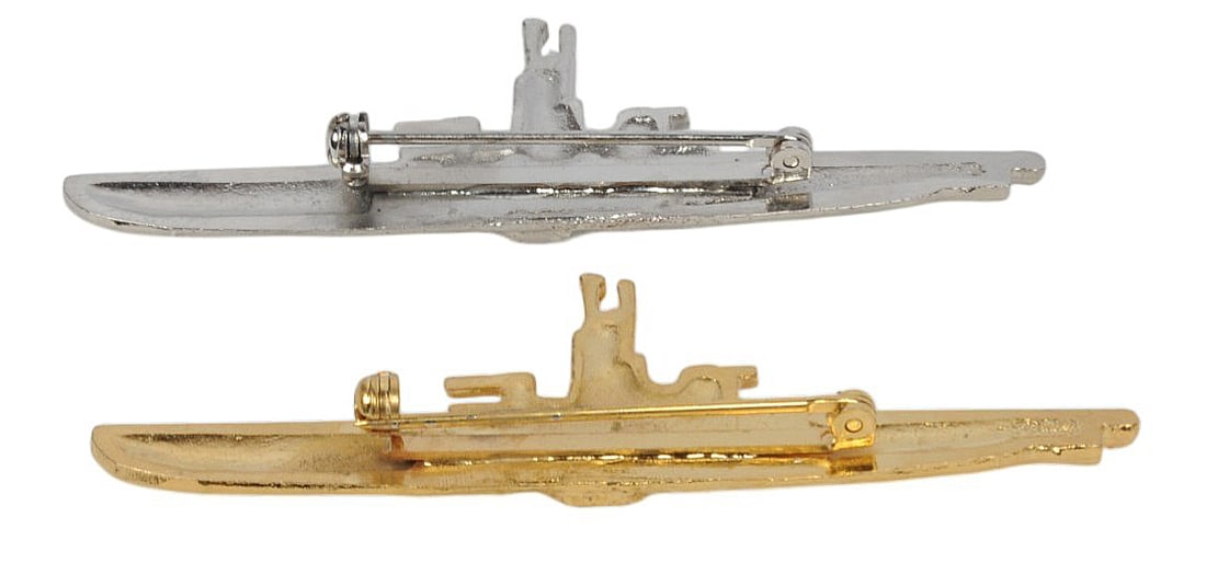 Early Peruvian Navy issue Officer & Enlisted Submarine Badges Lot of 2 (A) - 3