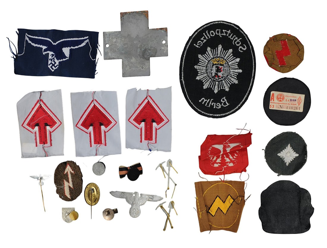 *German WWII Military Insignia and Patch Group Lot of 23 (M2J) - 4