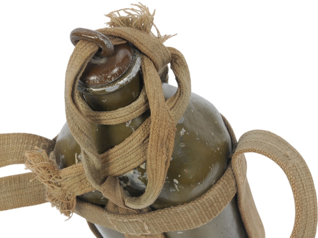 Scarce Early Imperial Japanese WWI-II issue Model 1905 Canteen & Carrier (A) - 4