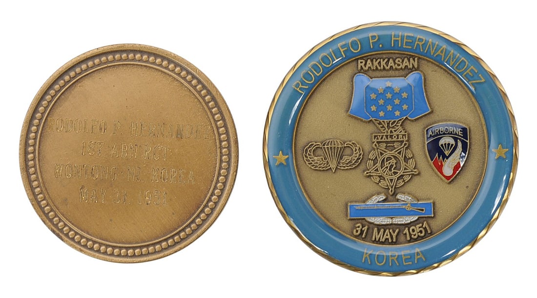 Rudolpho P Hernandez Medal of Honor Recipient Challenge Coin Set (A) - 2