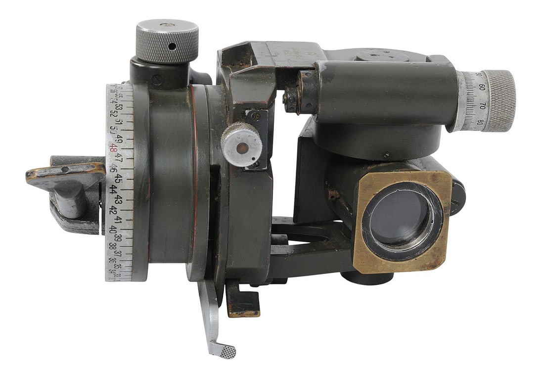 *German WWII J.D. Moeller Wedel Artillery Optic with The Original Case (C3T) (1 of 10)