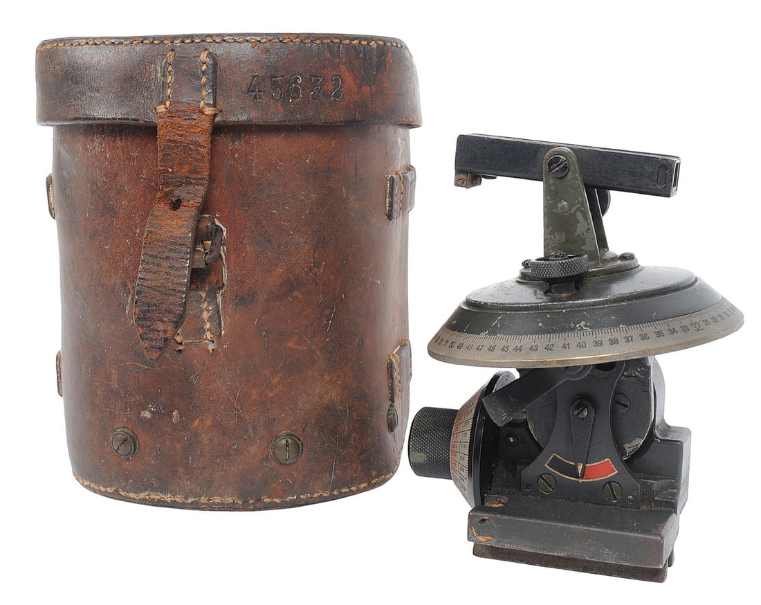 *German WWII J.D. Moeller Wedel Aviation Optic with The Original Case (C3T) (1 of 11)