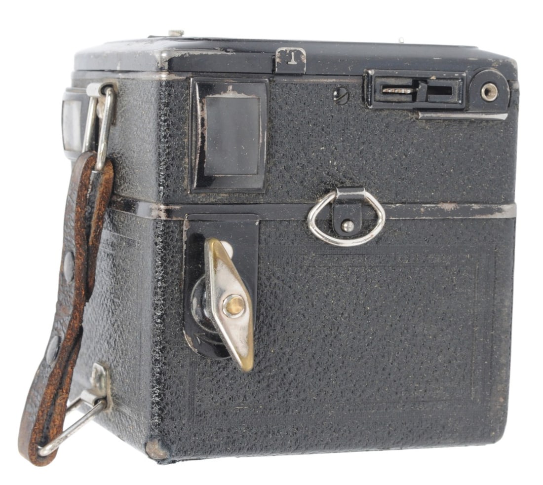 *German WWII Portable Field Camera with Original Case (C3T) - 3