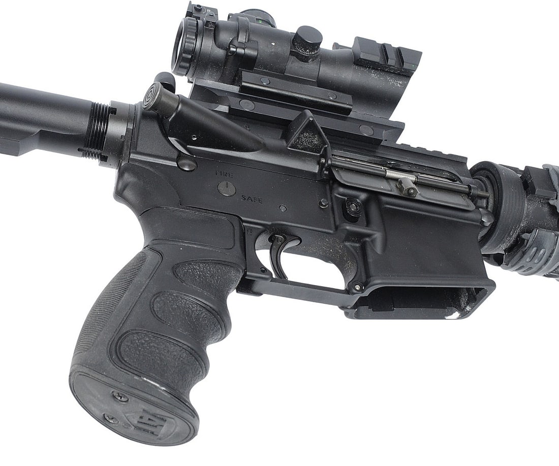 Bushmaster XM15-E2S 5.56mm Semi Auto Rifle with Sniper "ACOG" Style Scope FFL AMG500255 (A2R1) - 4