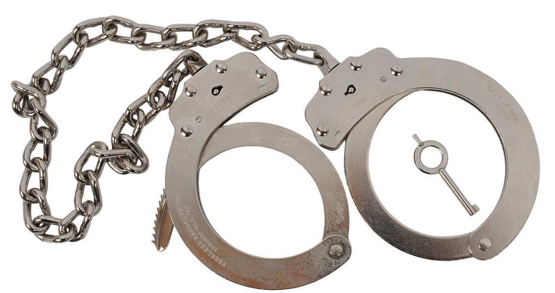 Vintage Law Enforcement Peerless Handcuff Co. Pair of Hand cuffs with Key(O2S) (1 of 3)