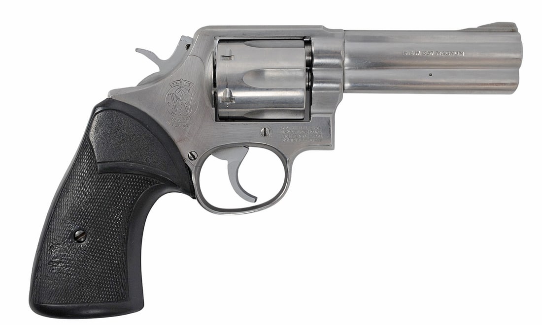 Smith and Wesson Model 681 .357 Magnum Revolver FFL Required: 54213 (M2P1): A Smith and Wesson Model 681 .357 Magnum Revolver that is in very good condition with a bright and defined bore. The action appears to function properly with a solid lockup, and the finish shows light