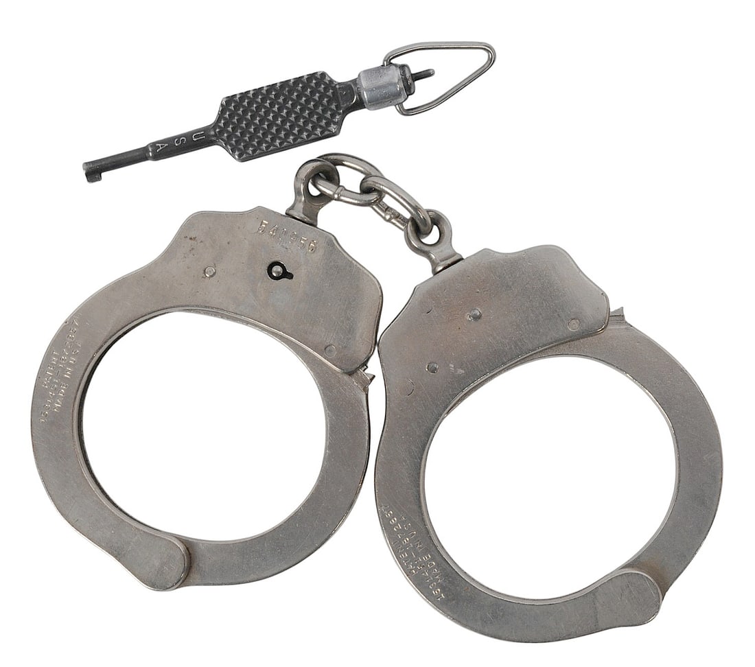 HANDCUFFS (O2S): HANDCUFFS