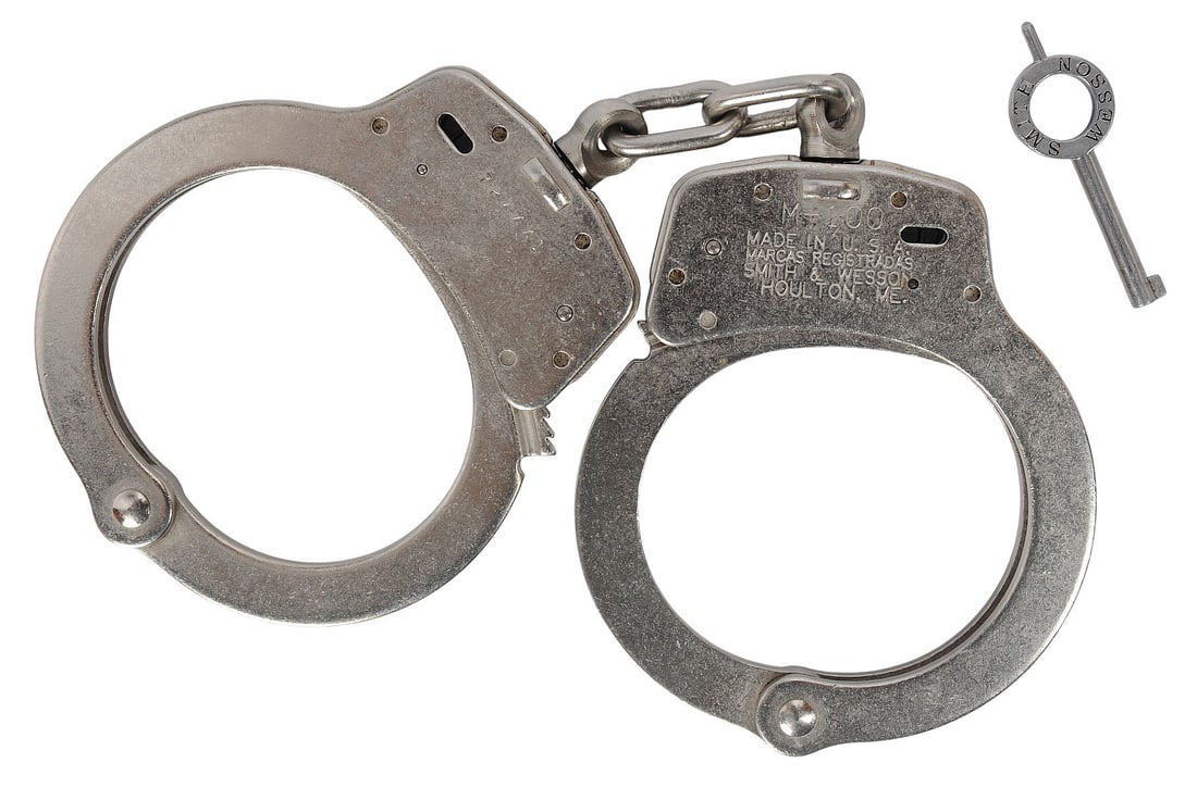 HANDCUFFS (O2S): HANDCUFFS