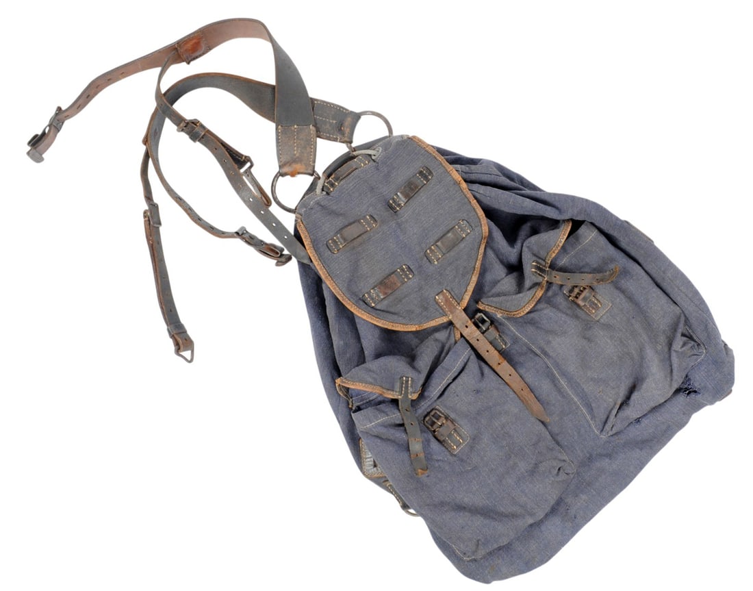 *German WWII Luftwaffe Field Pack (W2J) (1 of 8)