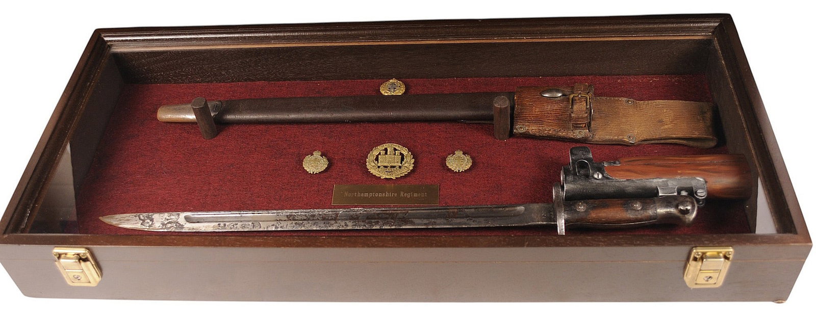 British WWI M1907 Quillon Hook Enfield Bayonet Named / Framed North Hamptonshire Regiment (E2N) - 2