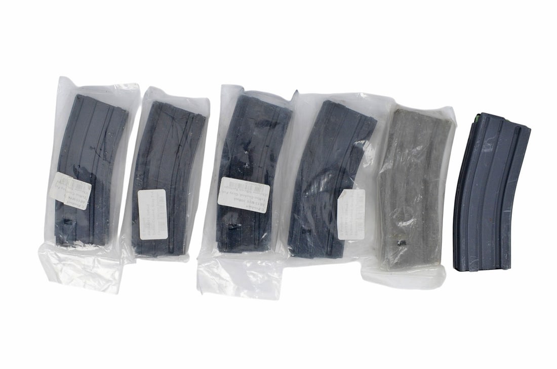 USGI Surplus AR15 30 Rd. Magazine Lot of 6 (SDJ): A USGI Surplus AR15 30 Rd. Magazine Lot of 6 in good condition.