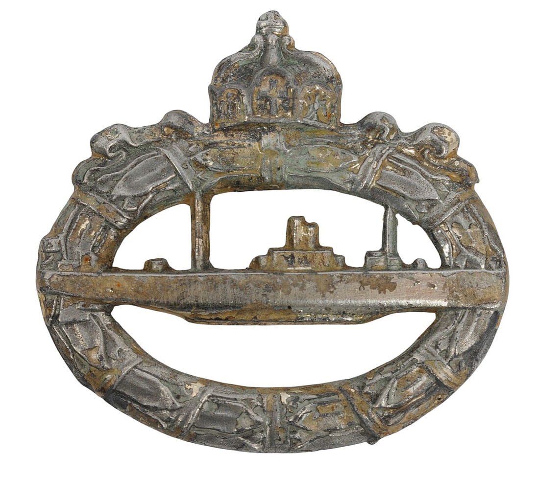 Rare Imperial German WWI Navy "Kriegsmarine" U-Boat War Badge (A): A Rare Imperial German WWI Navy "Kriegsmarine" U-Boat War Badge in good condition.