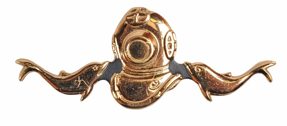 BADGE (A): BADGE