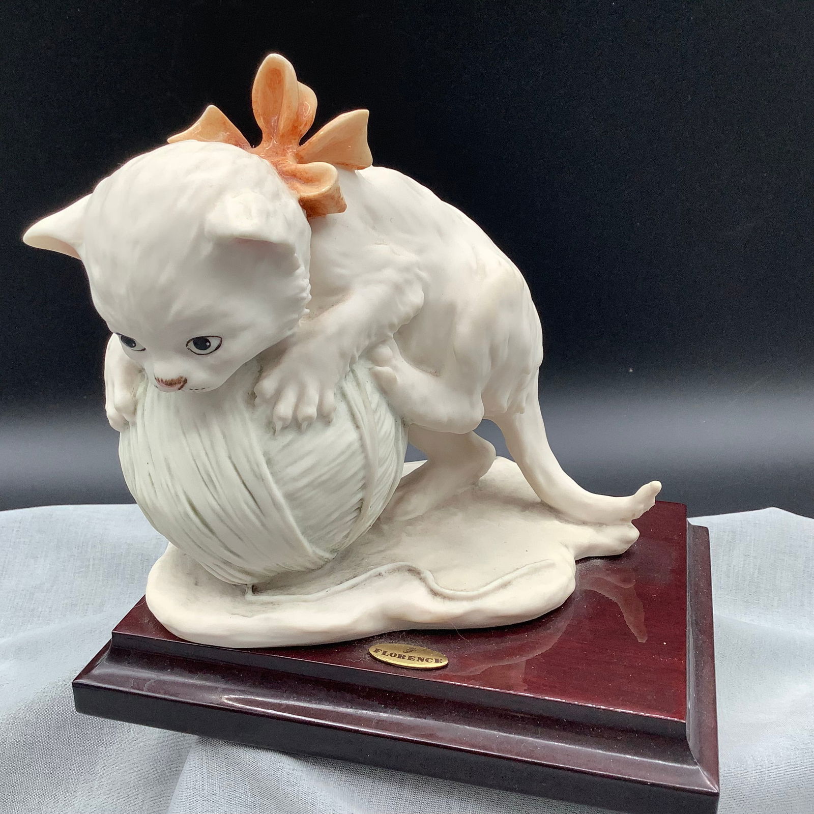 Giuseppe Armani Kitten on Wool Ball (1 of 9)