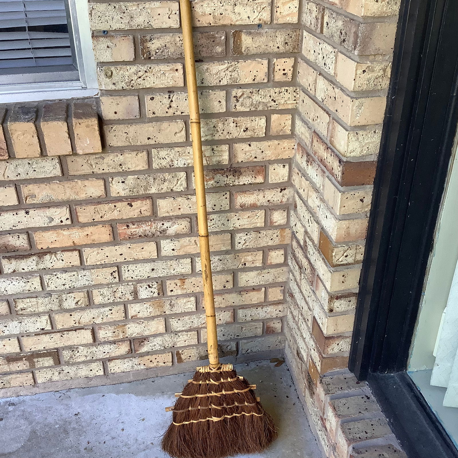 Huibot Soft Bristle Broom: Made from Palm Tree Fiber