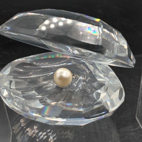 Swarovski Clam and Pearl