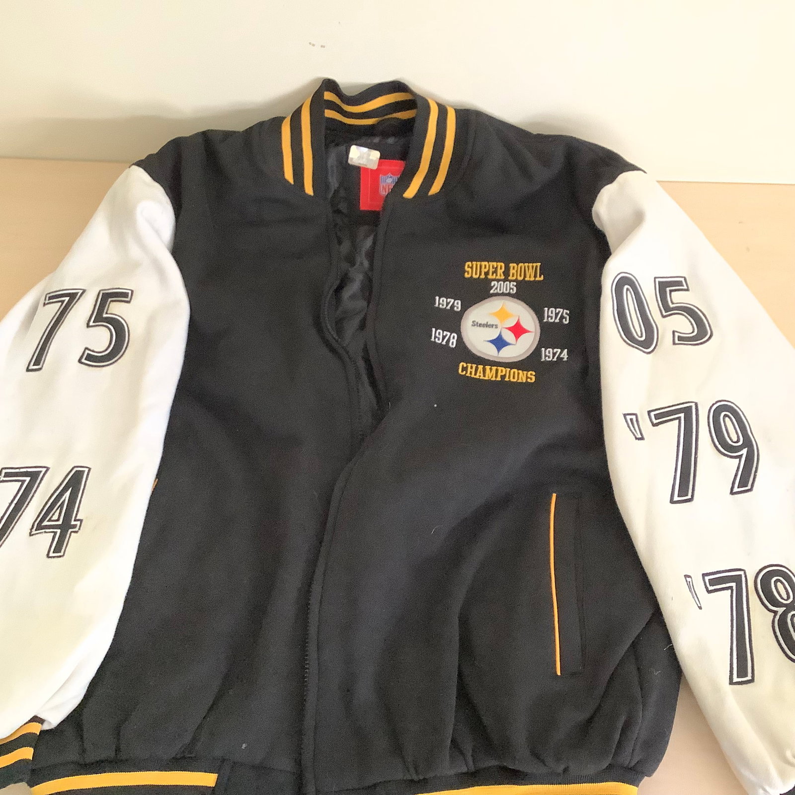 Pittsburg Steelers Super Bowl Jacket: With Hollographic COA XL size