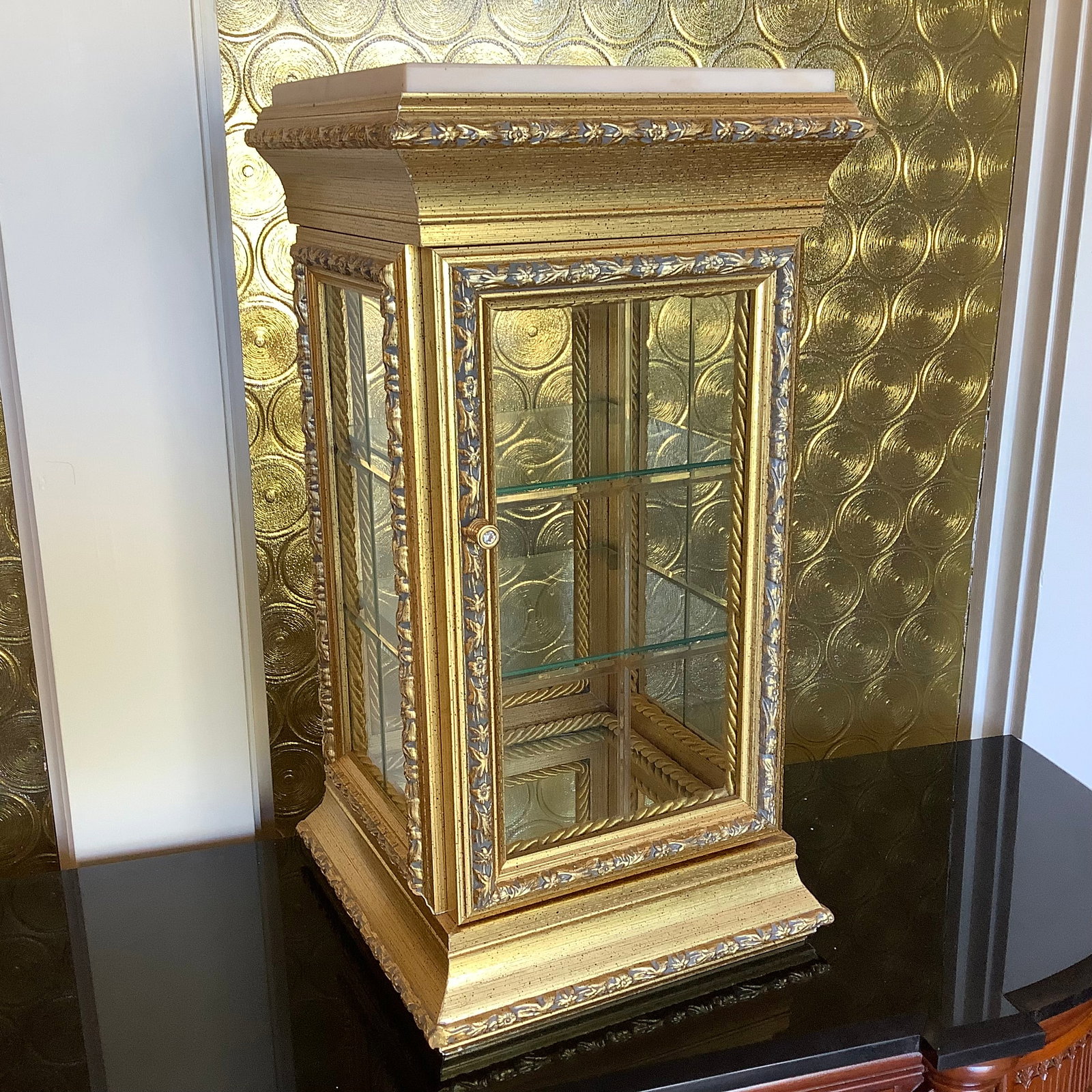 Gilded Table Top Curio with Marble Top, Glass Shelves and Sides: Guilded curio with marble top 19 inch tall x 10 inch x 10 inch