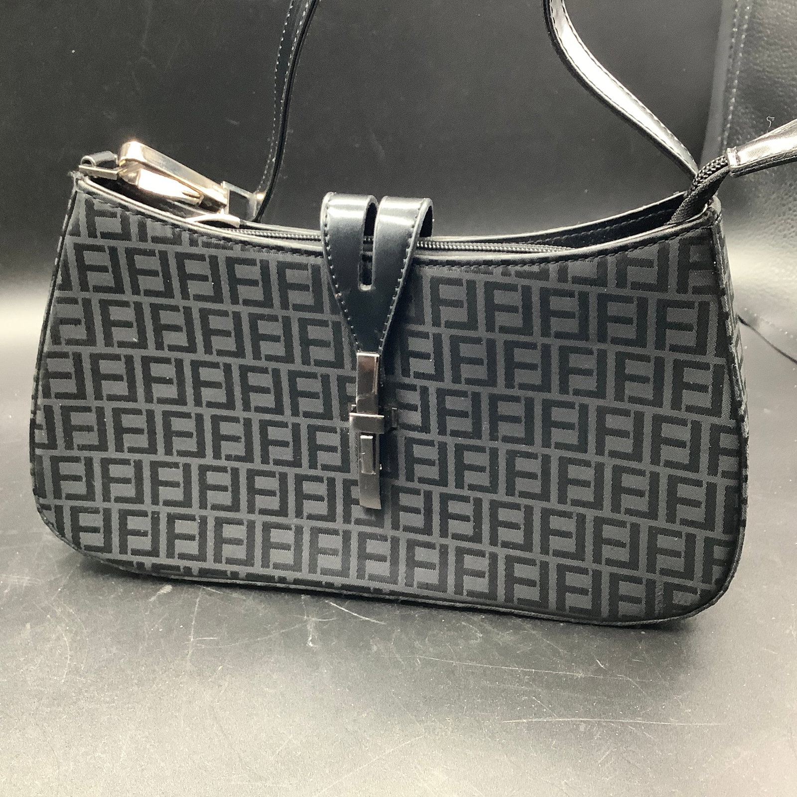 Vintage Fendi Italian Purse / Handbag: Super clean, excellent condition Provenance from estate of high end luxury collector