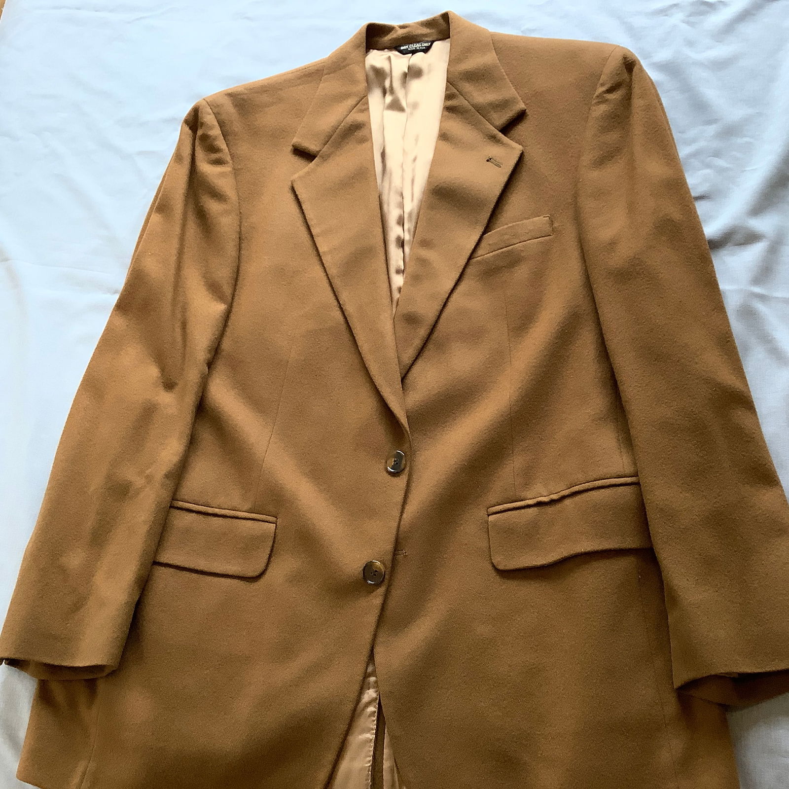 3 Mens Sports Coats, Bill Blass Cashmere and Baskin Camel Hair Coat: Bill Blass Black Label Tailored For Marshall Fields, 100% Cashmere Bill Blass Menswear for Marshall Fields black sport coat 100% Camel Hair Baskin 100% camel hair light tan sport coat No size on jacke