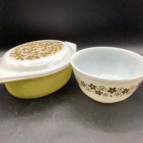 Pyrex Crazy Daisy White with Green & Verde Olive Casserole with Lid
