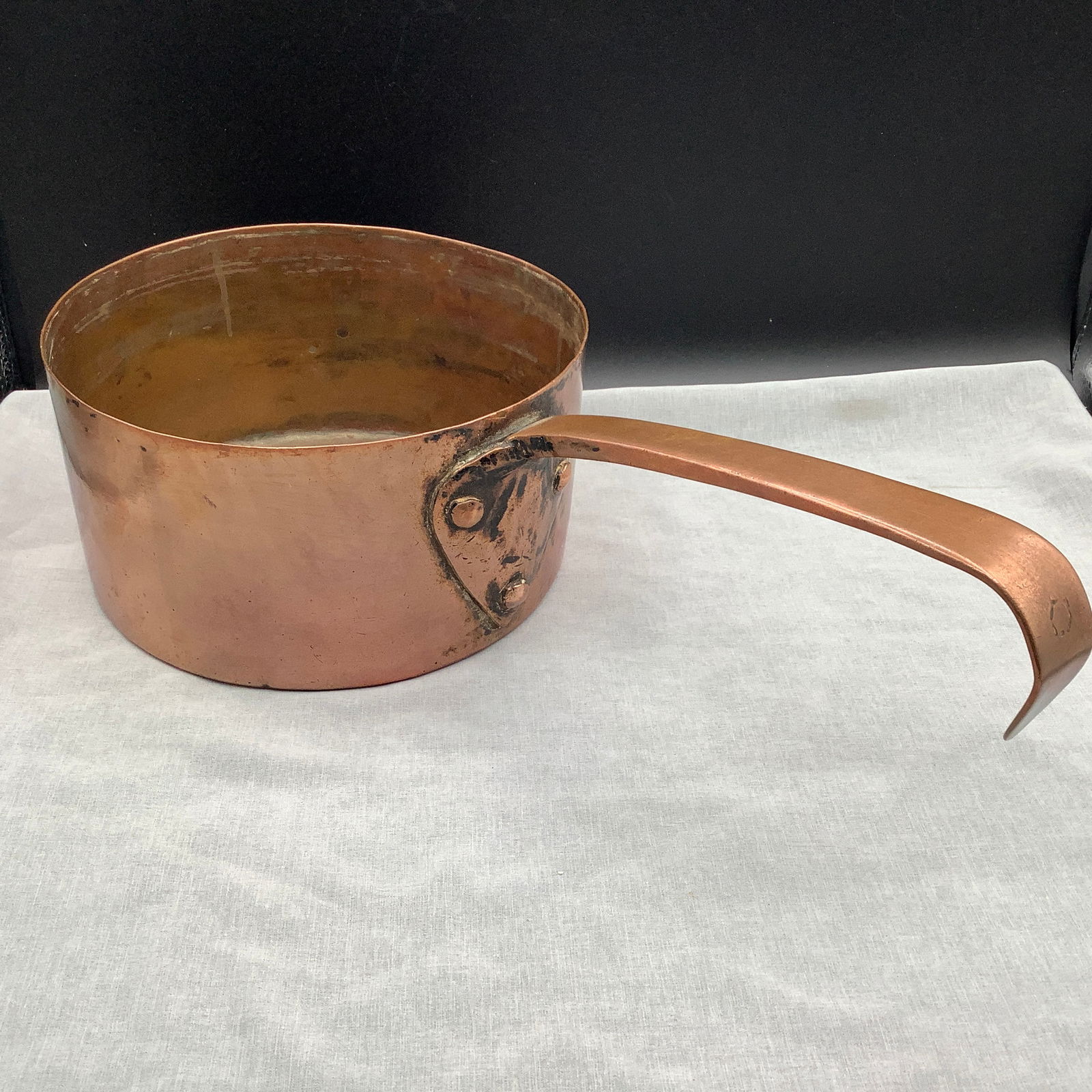 Heavy Copper Pan with Long Heavy Handle: Copper pan, heavy and dense