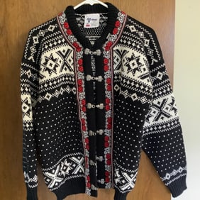 Voss Pure New Wool Made in Norway Cardigan Sweater with Pewter Clasps