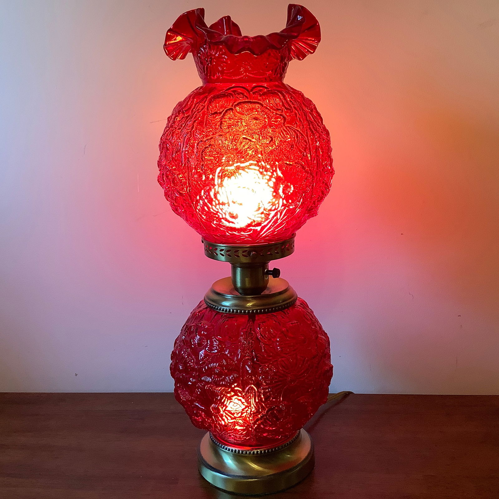 Fenton Cranberry Gone With the Wind Lamp (1 of 9)