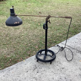 Large Antique Cast Iron US Hospital Supply Co Operating Room Lamp