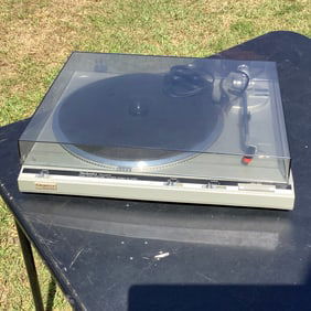 Technics Quartz Turntable Direct Drive SL-Q300