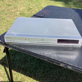 Toshiba DVD Player / Video Recorder Model D-R4SU
