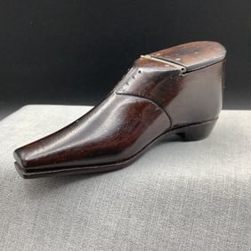 Antique Treen Snuff Box in Shape of Men's Shoe