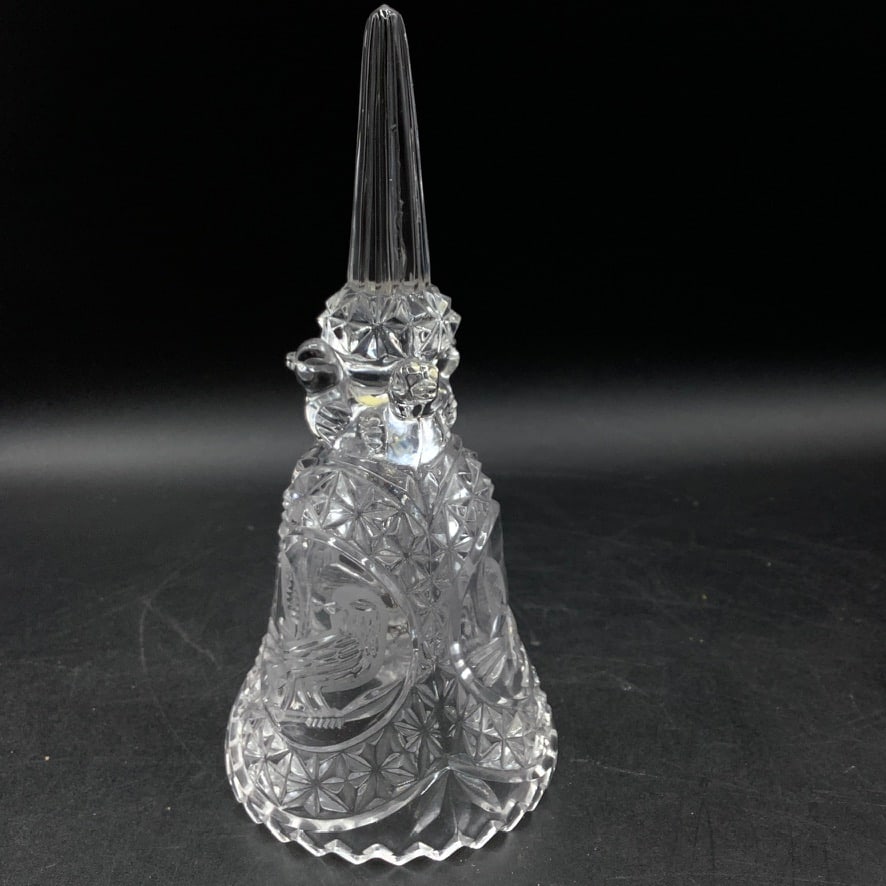 Hofbauer Byrdes Crystal Bell, Made in Germany: Etched birds on each side of bell 2 birds stand proud at neck of bell