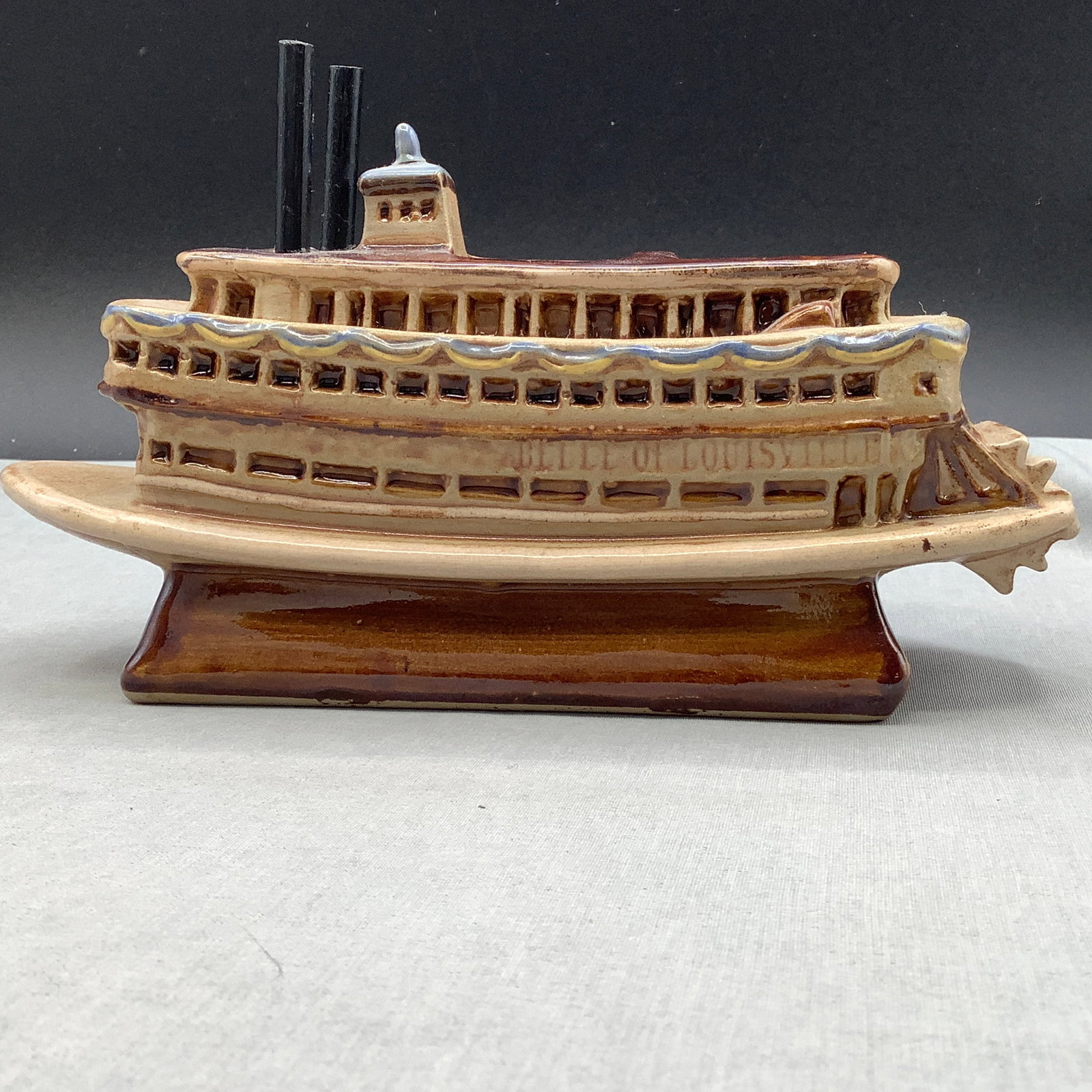 Belle of Louisville Paddle Boat Made by Louisville Stoneware (1 of 12)