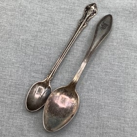 Pair of Sterling Silver Spoons, total weight 42.8 g