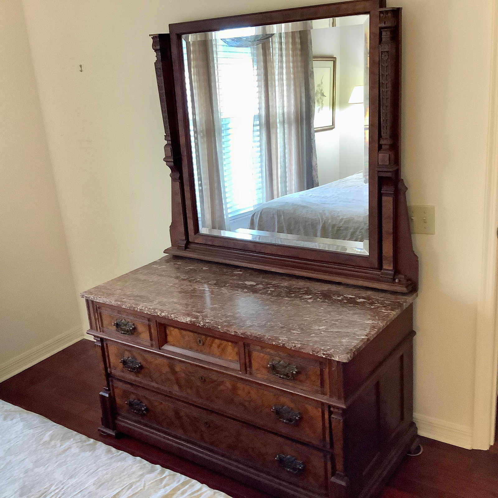 Late 1800s Eastlake Victorian Marble Top Dresser with Mirror: Knapp drawer joints Original hardware Exact match to bed in next lot Casters were removed and are included (one not original) Recessed center drawer with keylock has old felt lining and divided drawer