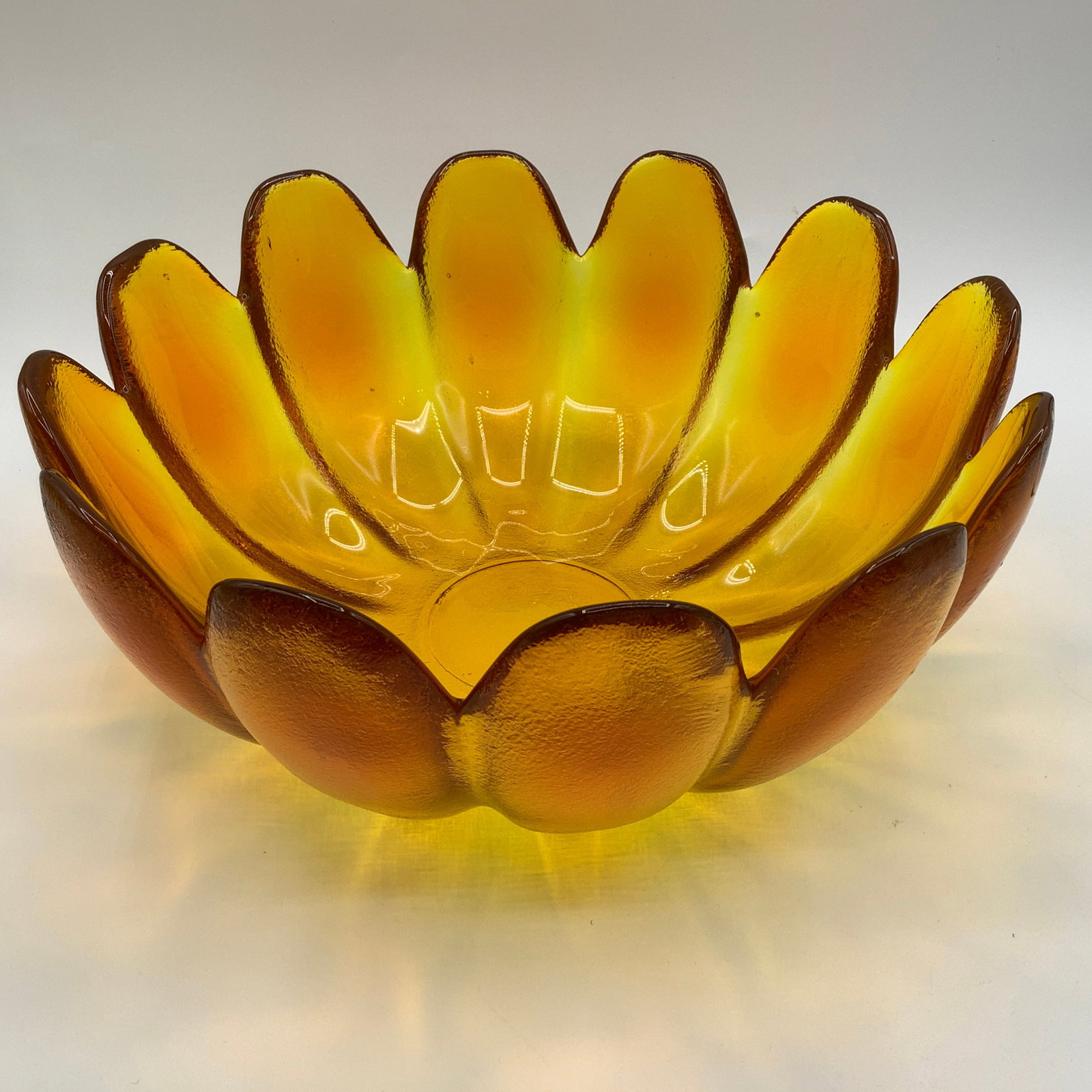 Indiana Glass Vibrant Petal Bowl: Indiana Glass Petal Bowl