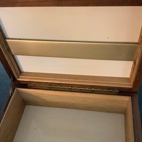 Wooden Hinged Humidor Box with Vinyl Lining and Brass Bar