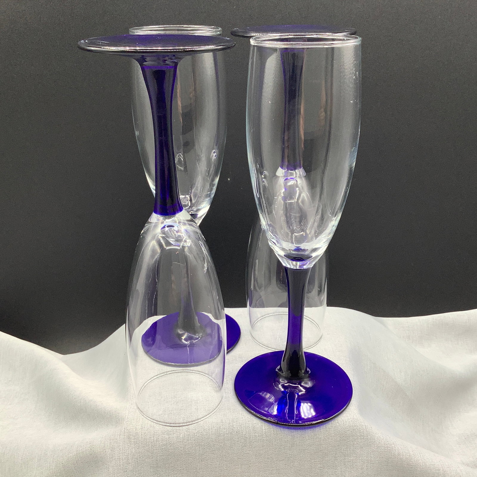 4 Wine Glasses with Cobalt Blue Base and Stem: Excellent condition.