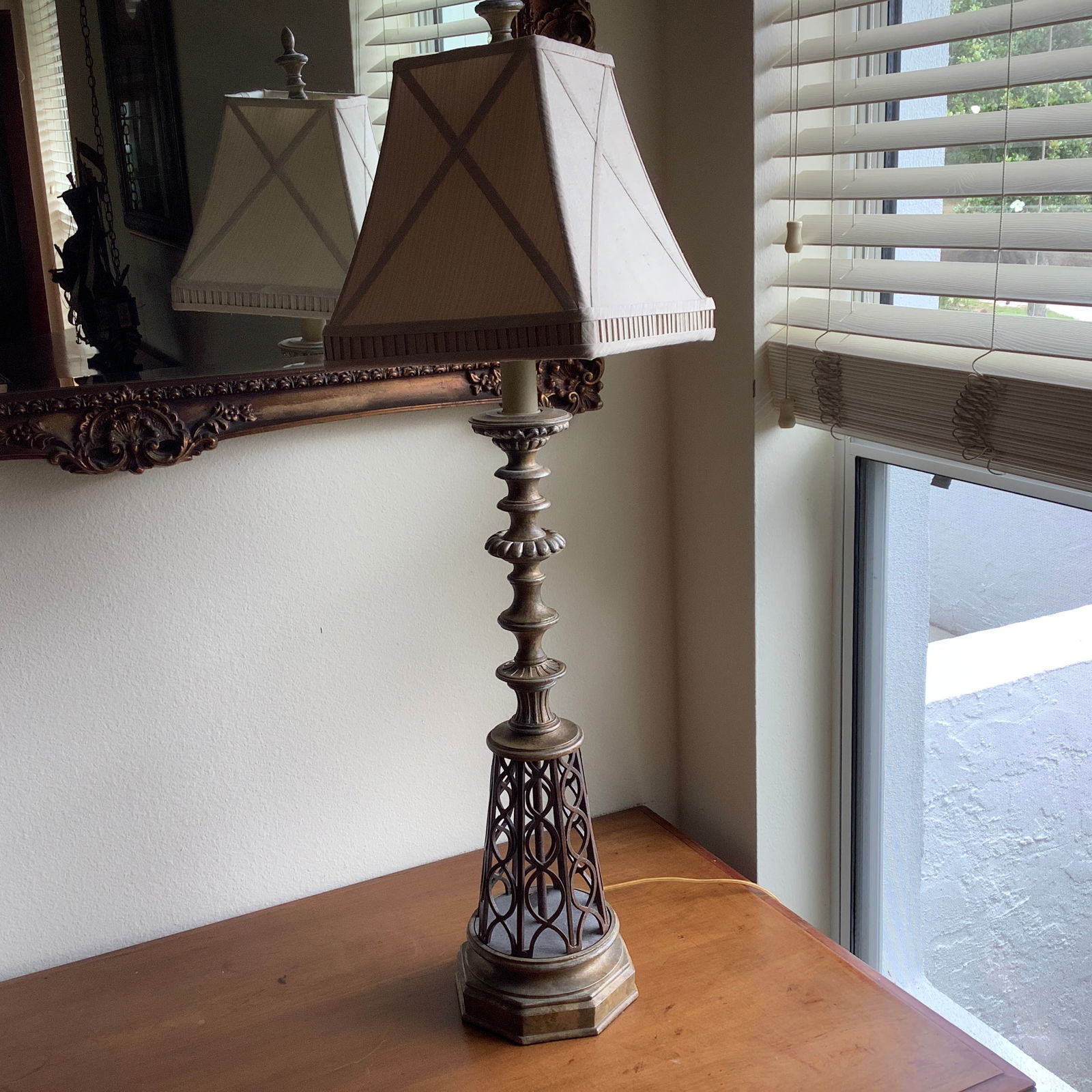 Italianate Metal Table Lamp with Openwork Base and Detailed Shade (1 of 8)