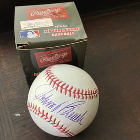 Baseball autographed by Johnny Bench