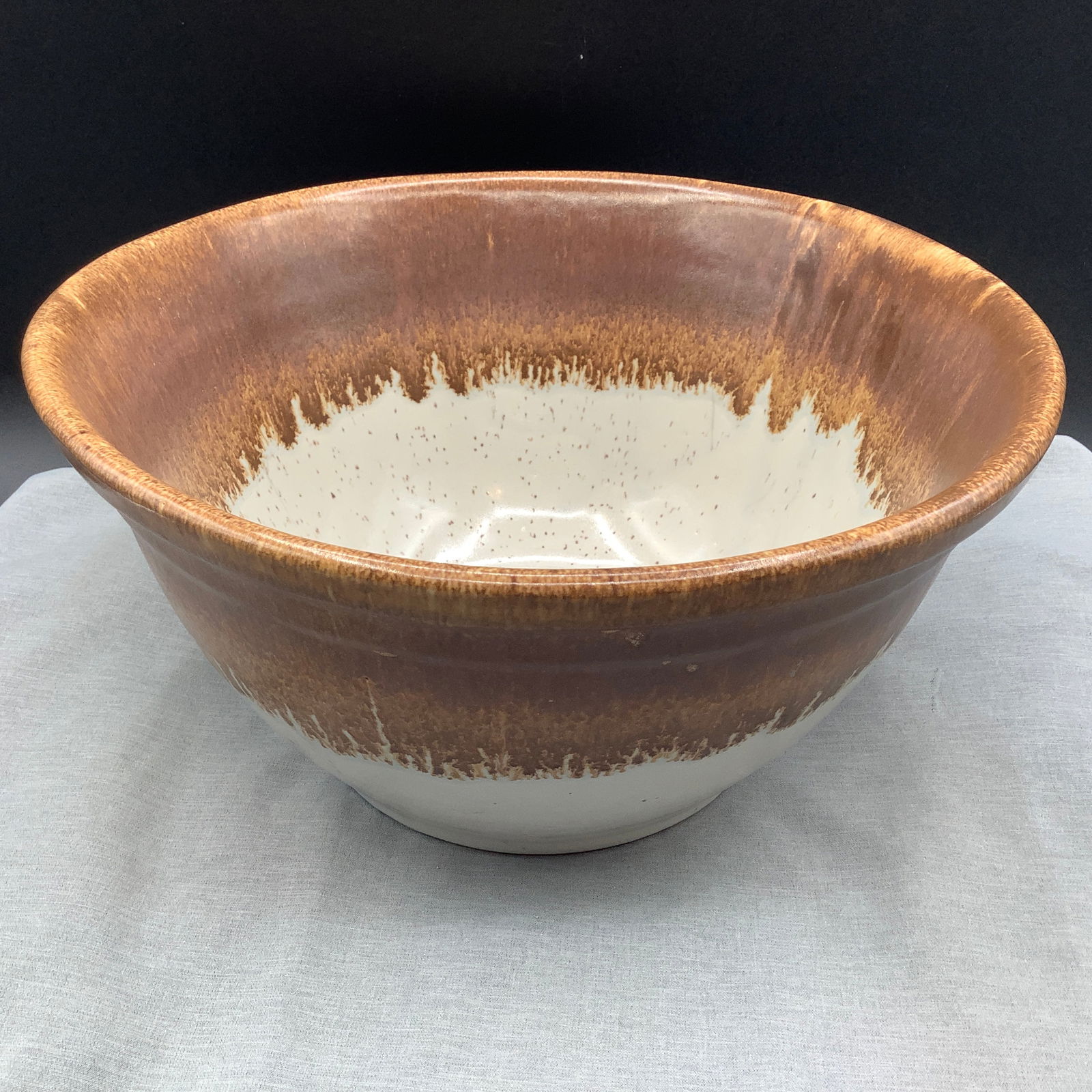 Oven Ware USA Pottery Large Salt Glazed Stoneware Bowl (1 of 8)
