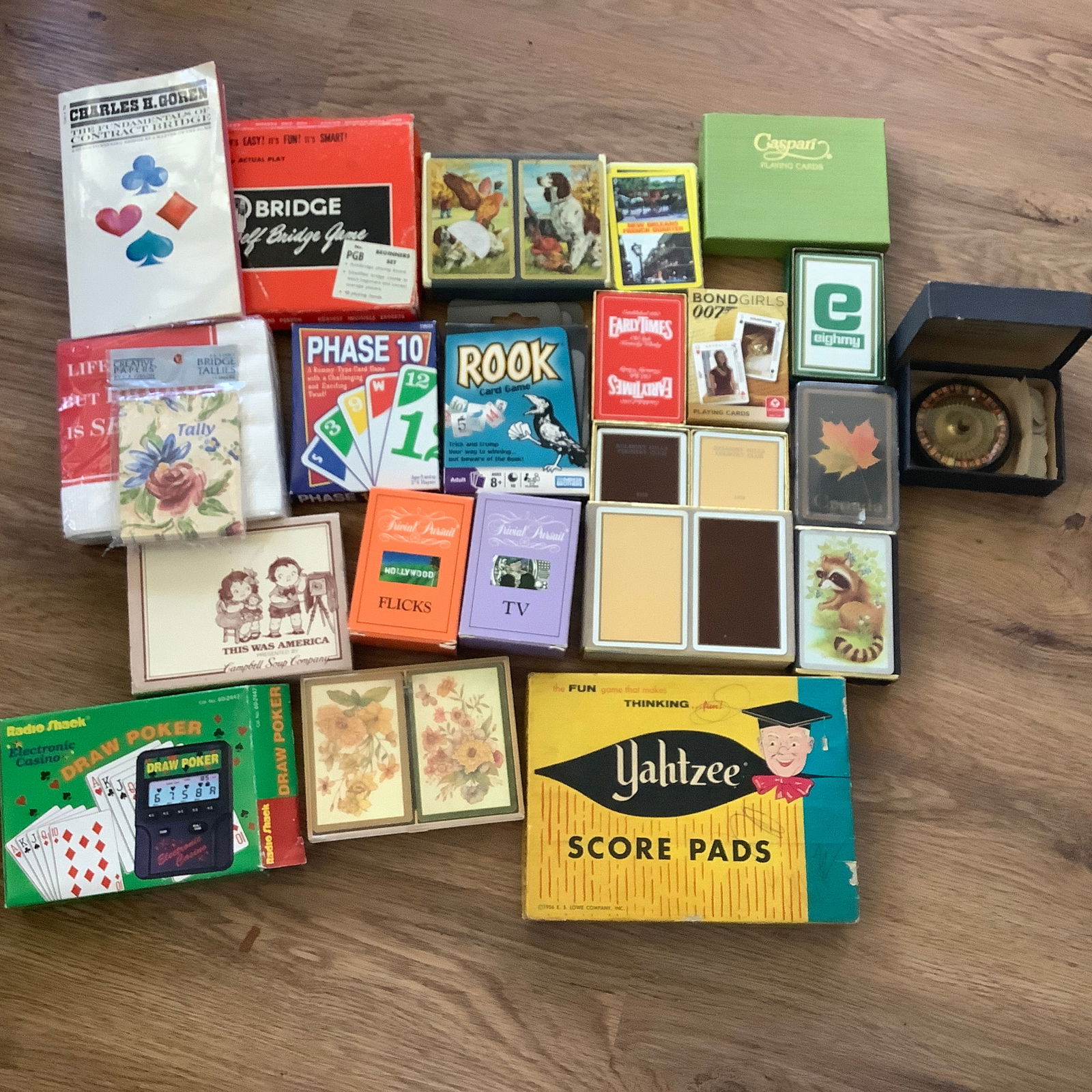 Vintage Games, Electronic Games and Playing Cards (1 of 16)