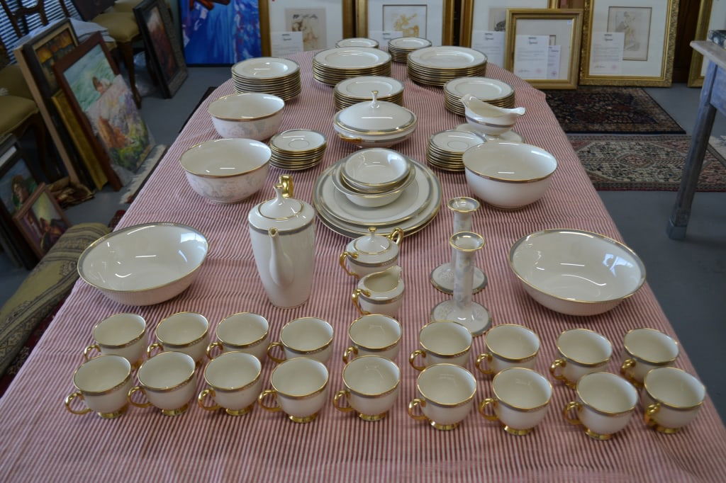 Lenox McKinley Presidential Collection Dinner Set 120 Pieces (1 of 10)