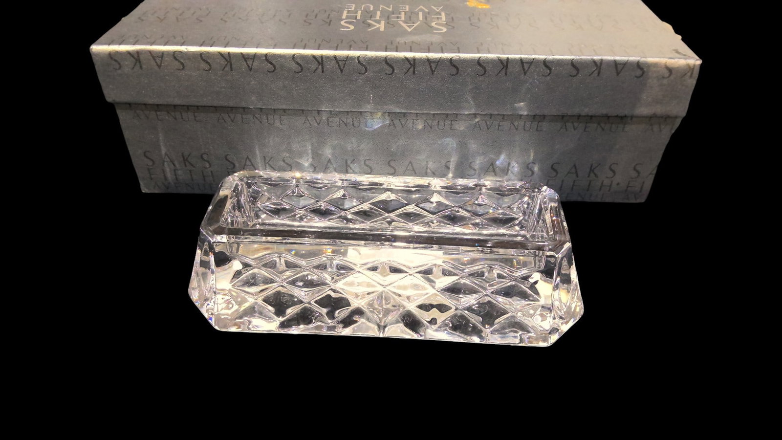 Waterford Westover business card holder: Brand new with sticker still on the bottom. Crystal business card holder in Saks Fifth Avenue gift box. 1 3/4"H x 5"L 1 lb