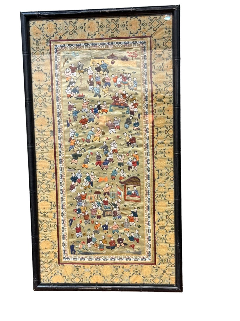 Antique Chinese framed embroidered silk tapestry. (1 of 6)