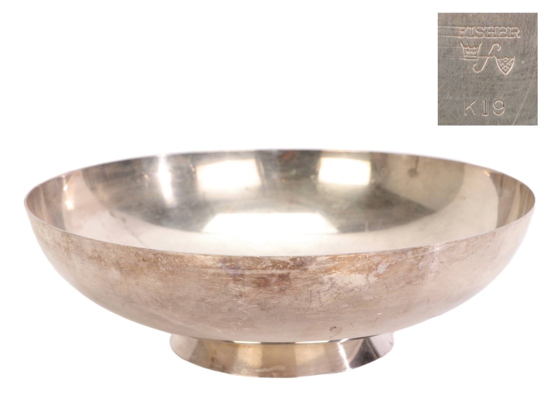 FISHER Vintage Silver Plate Bowl K19: A vintage Fisher silver plate bowl. Marked on base Fisher K19. Measures: 10” diameter x 3” tall