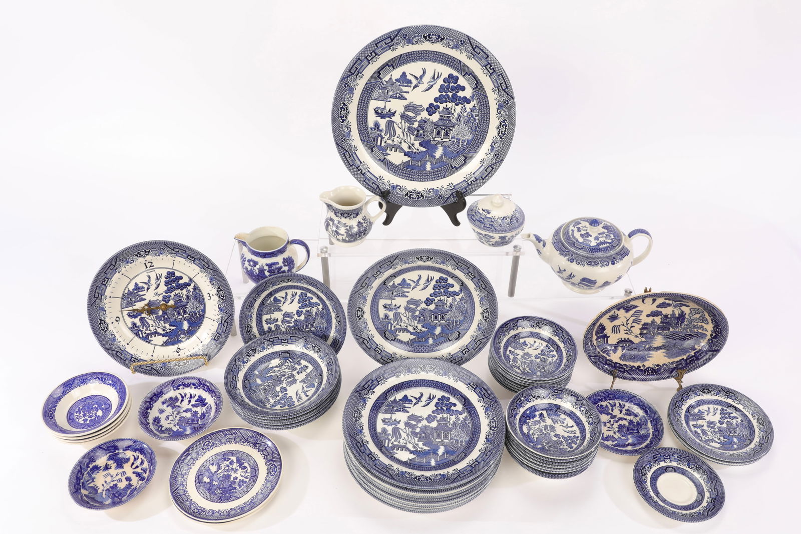 BLUE WILLOW 54 pcs Partial Dinner Service Dishes (1 of 11)